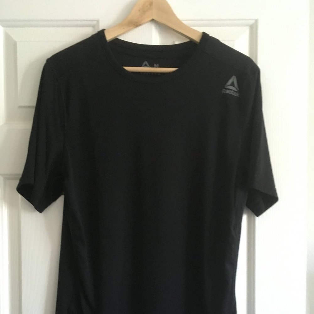 Exercise workout T-shirt 💚 3 for $15